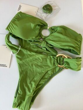 NWT Monday Swimwear SET Cypress Costa Rica Top Size S Bronte Bottom Size M